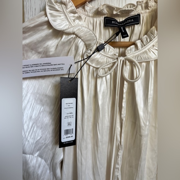 BCBGMAXAZRIA Ruffle Peasant Long Sleeve Blouse - Picture 12 of 15